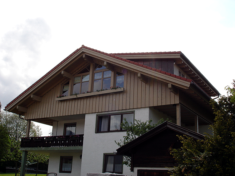 3-Fam.-Haus in Untermaiselstein, komplette Dachstuhl-Erneuerung